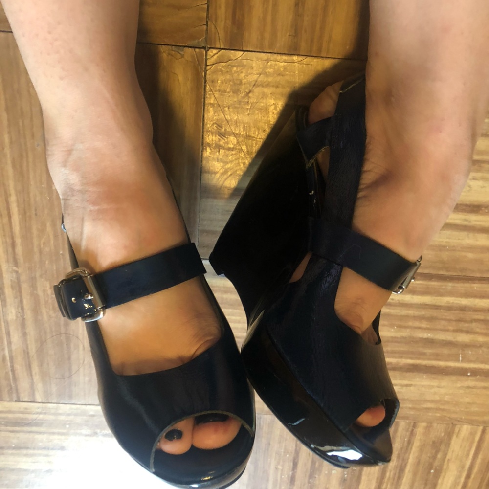 Marni late 2000’s platform wedges! Blue patent leather with black accents